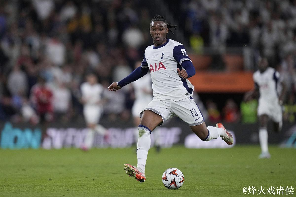 太阳报：乌多基社媒意外曝光热刺新战术，大力手抛球成重点